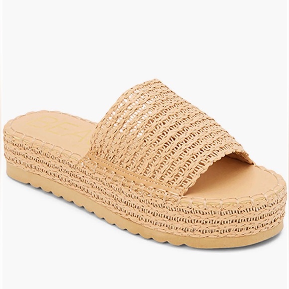 Matisse Shoes - Del Mar Tan Platform Slide Sandal 
BEACH BY MATISSE